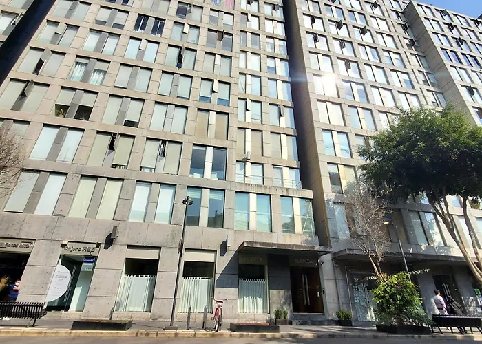 Urban Living Puerta Alameda Bed and breakfast 3*